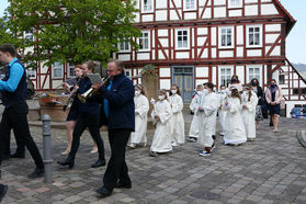 Feier der 1. Heiligen Kommunion in Sankt Crescentius (Foto: Karl-Franz Thiede)